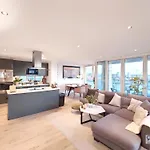 Deluxe Two Bed Apartment With River & City View