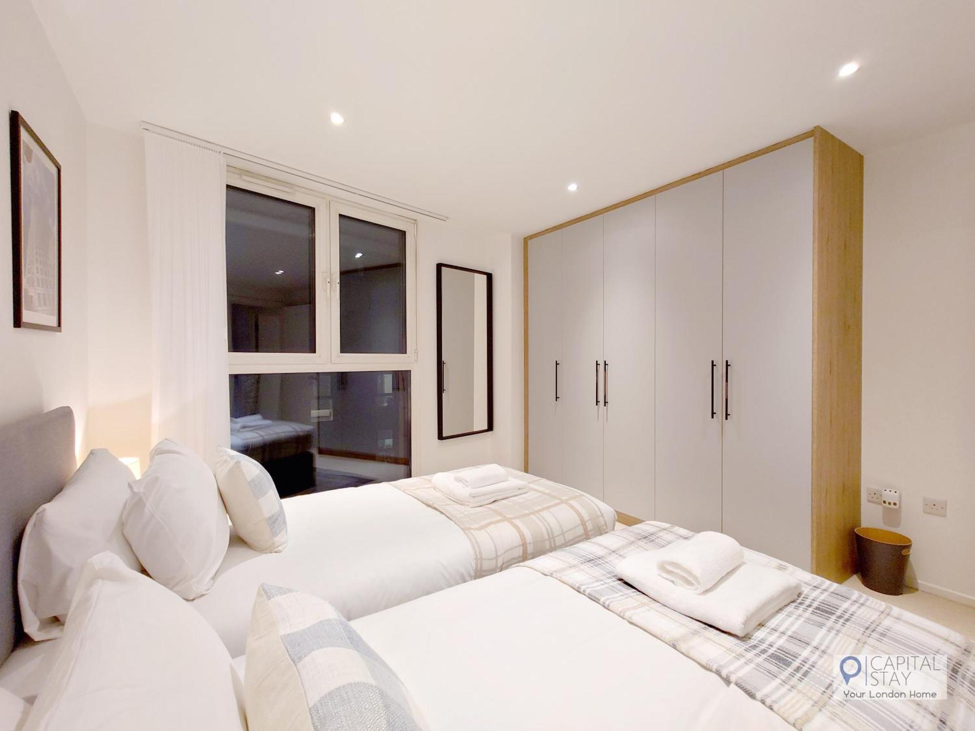 Deluxe Two Bed With River & View