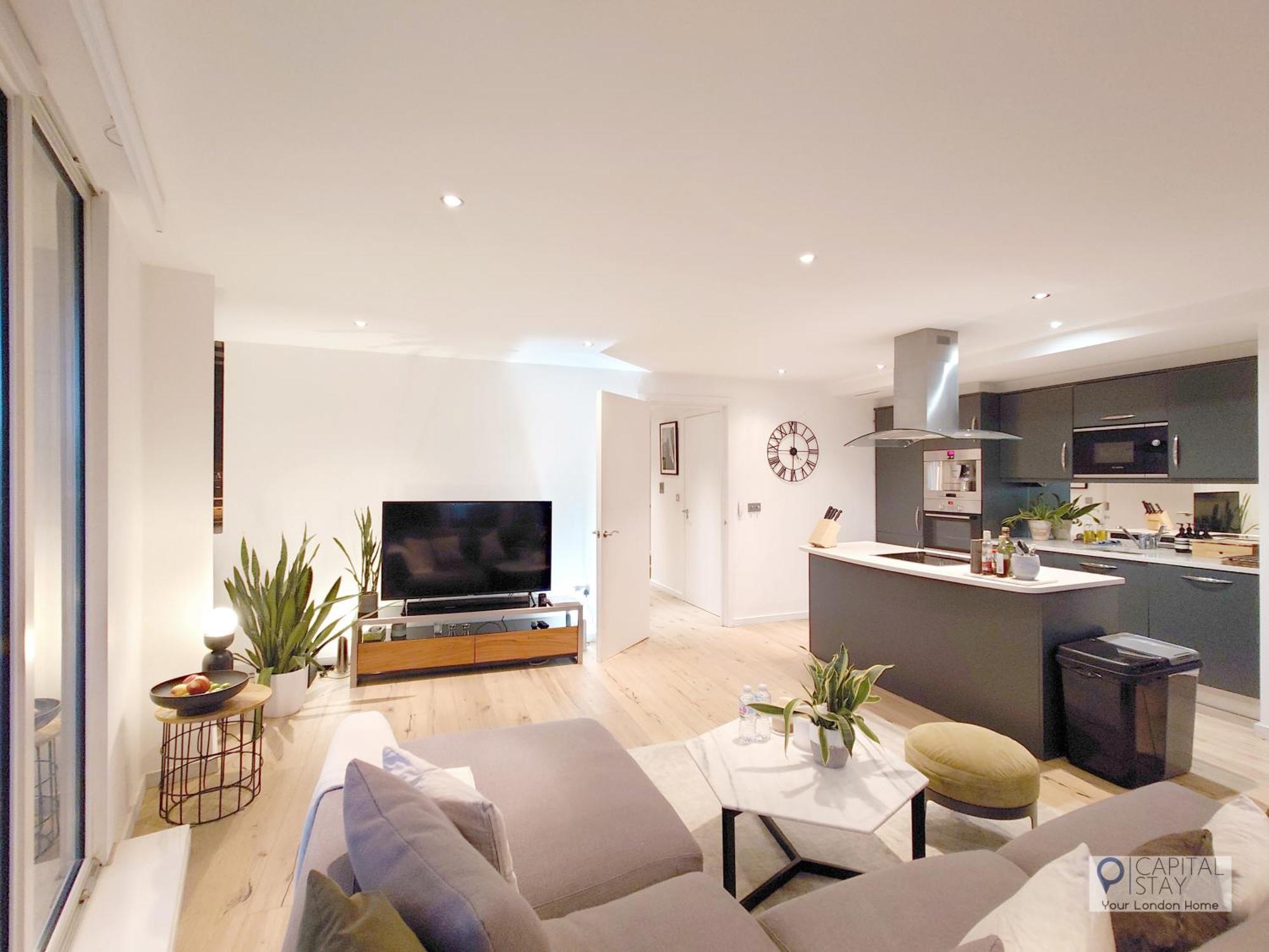 Deluxe Two Bed With River & View * London