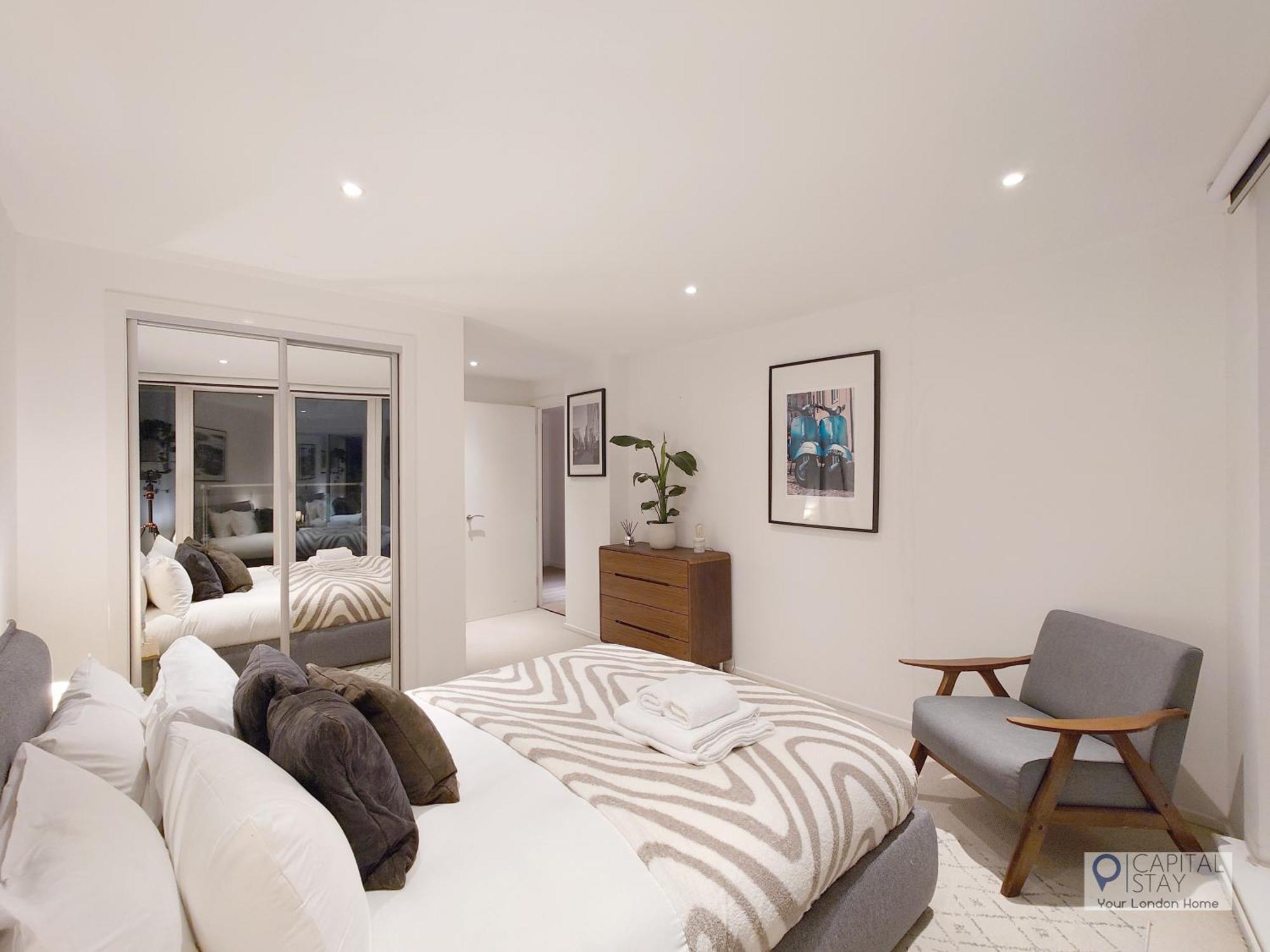 Deluxe Two Bed With River & View * London