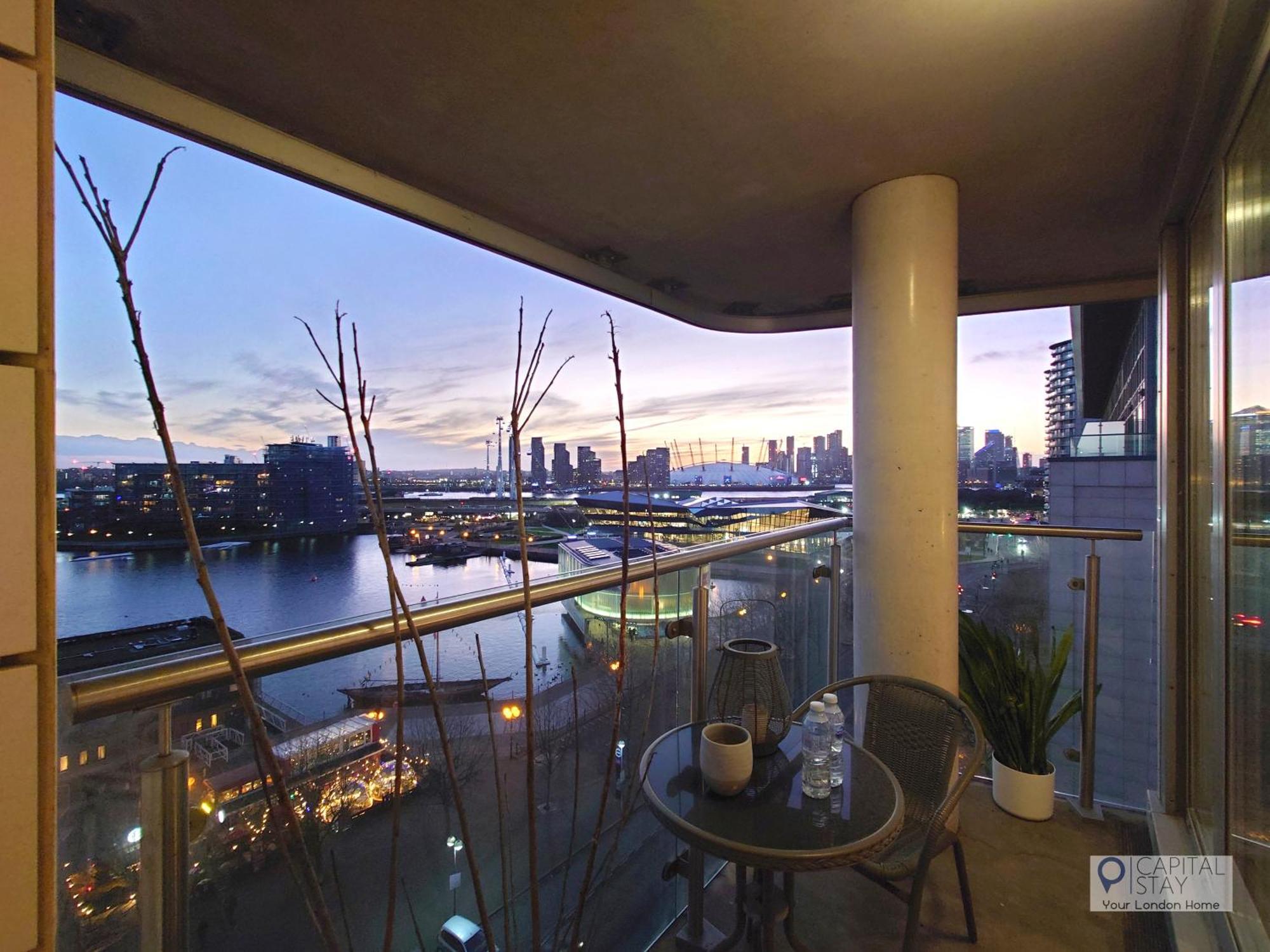 Deluxe Two Bed With River & View