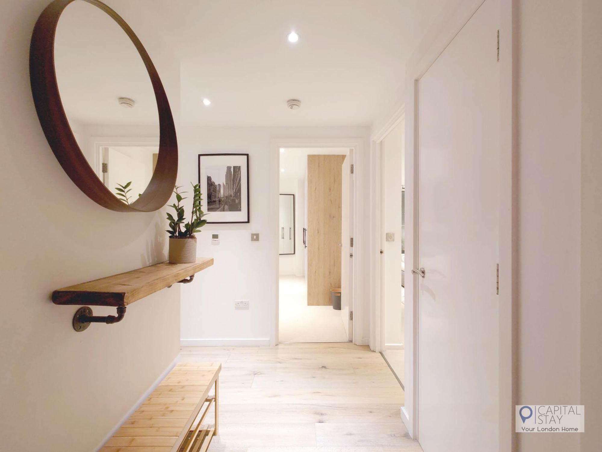 Deluxe Two Bed With River & View Apartment